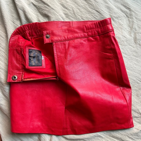 Authentic Red Leather Mini Skirt - Picture 5 of 5